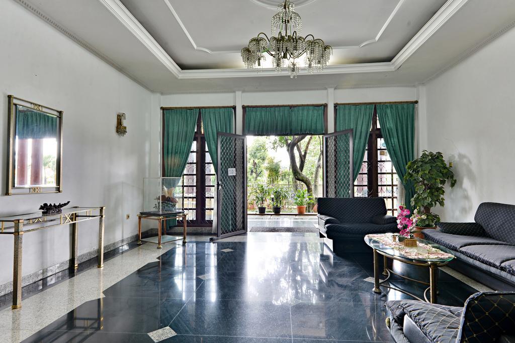 Zen Rooms Villa Duta Bogor Exterior photo