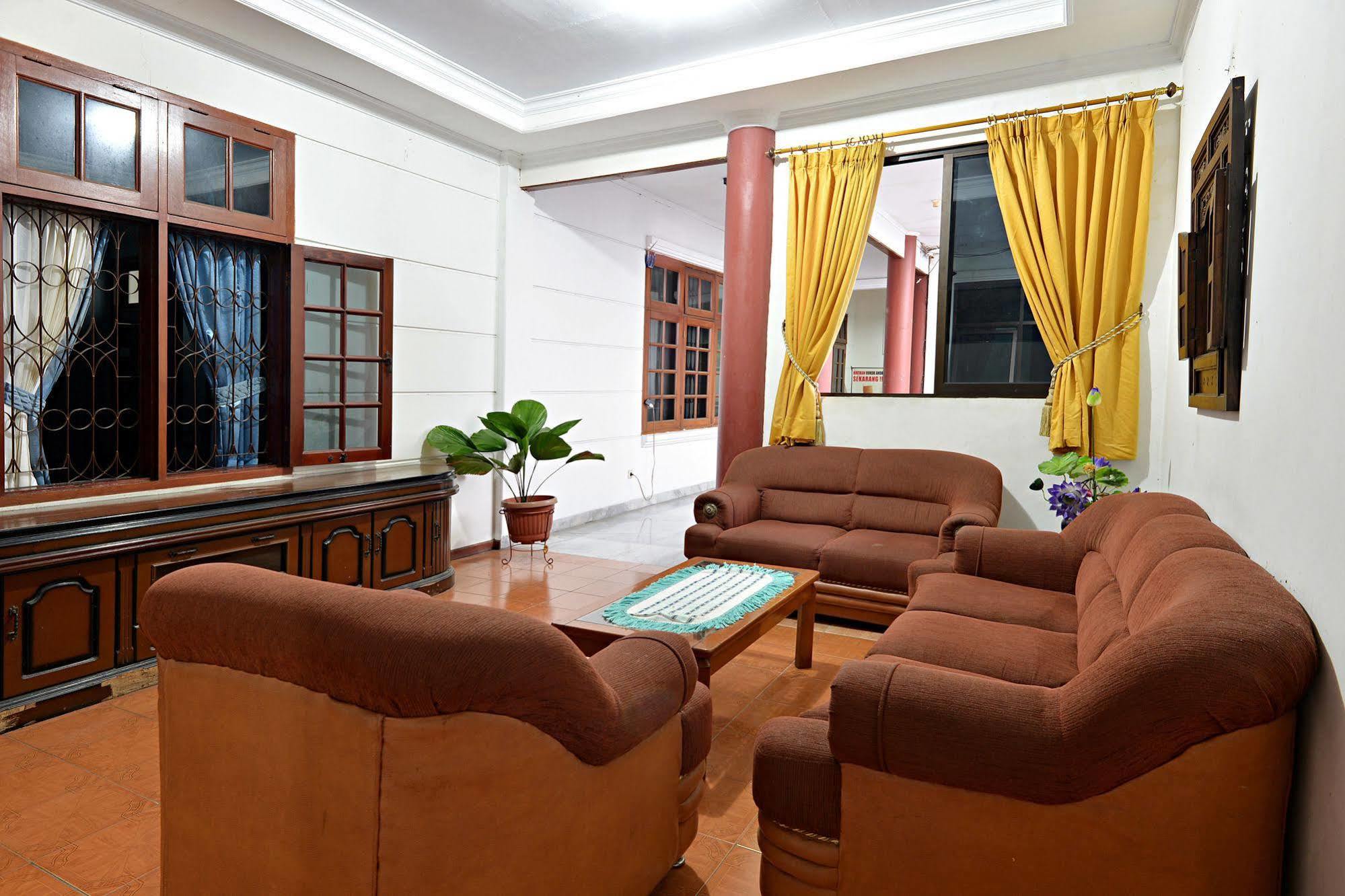 Zen Rooms Villa Duta Bogor Exterior photo