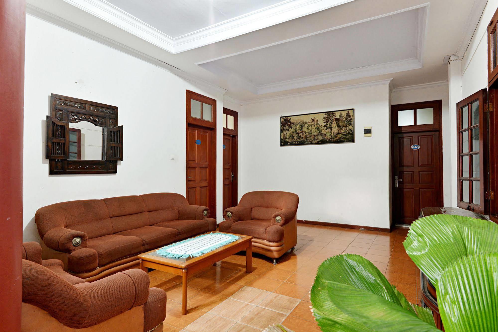 Zen Rooms Villa Duta Bogor Exterior photo