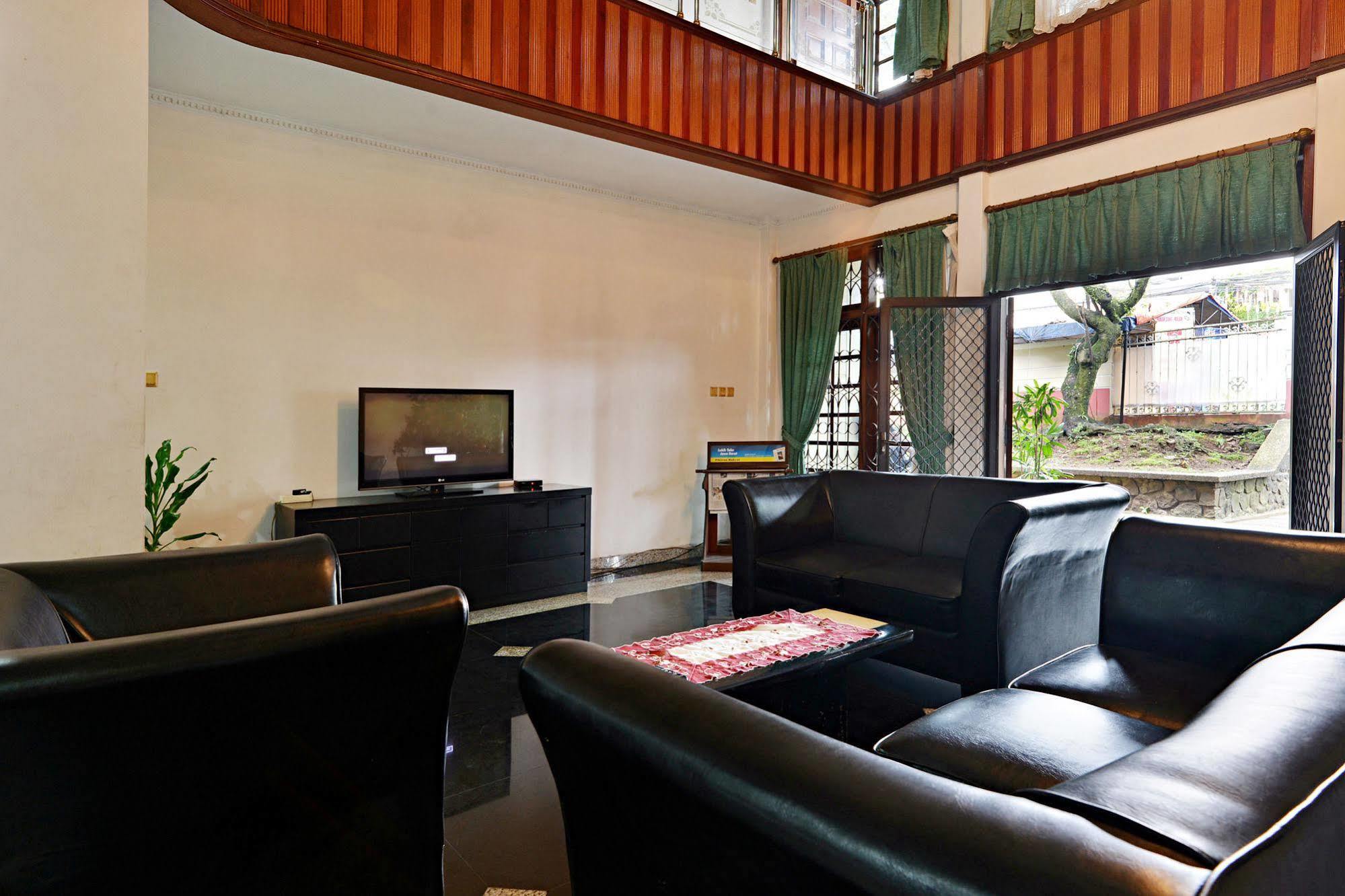 Zen Rooms Villa Duta Bogor Exterior photo