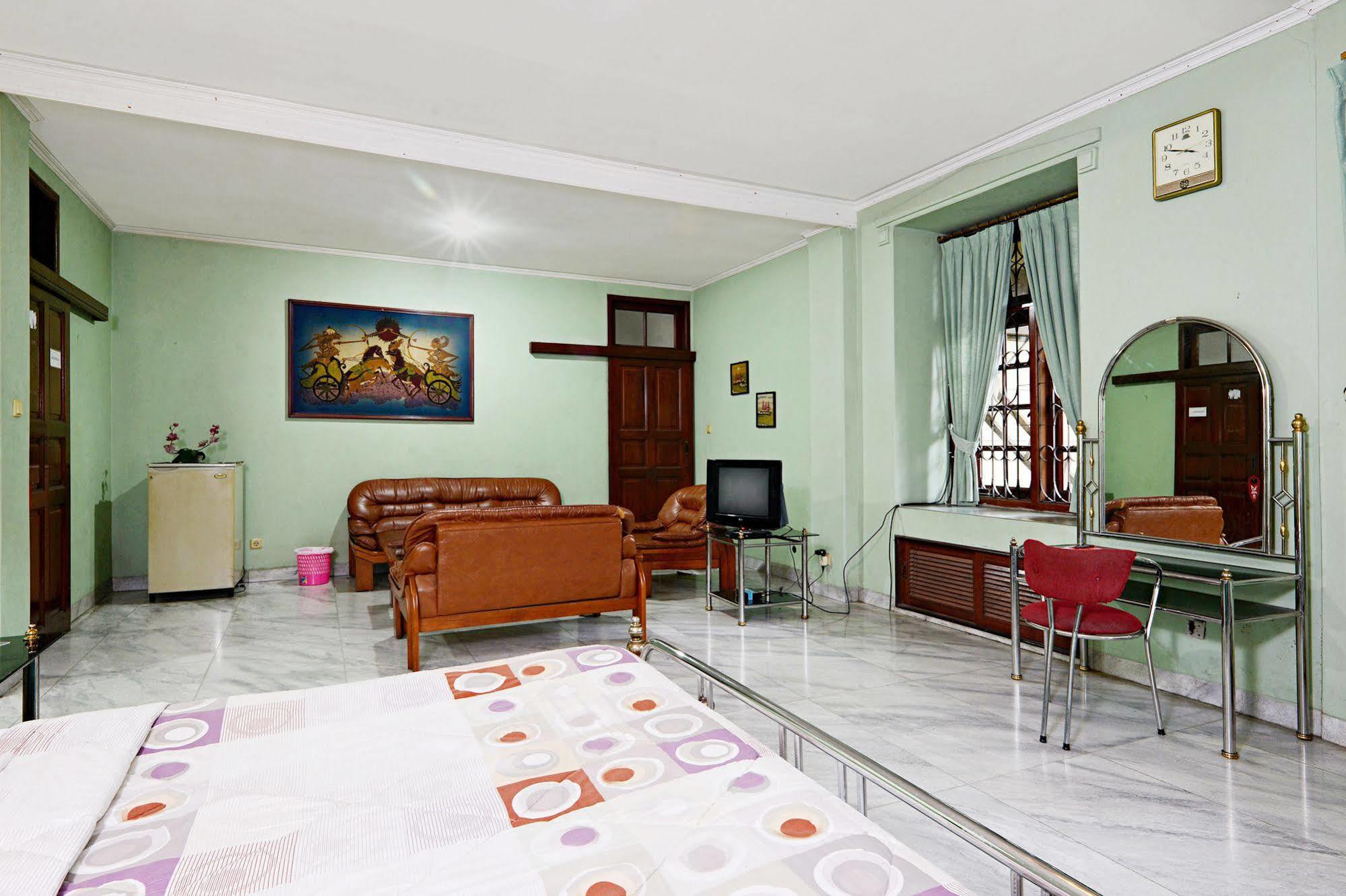 Zen Rooms Villa Duta Bogor Exterior photo
