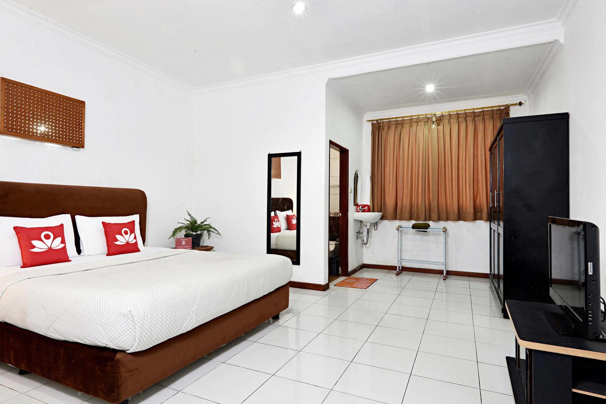 Zen Rooms Villa Duta Bogor Exterior photo