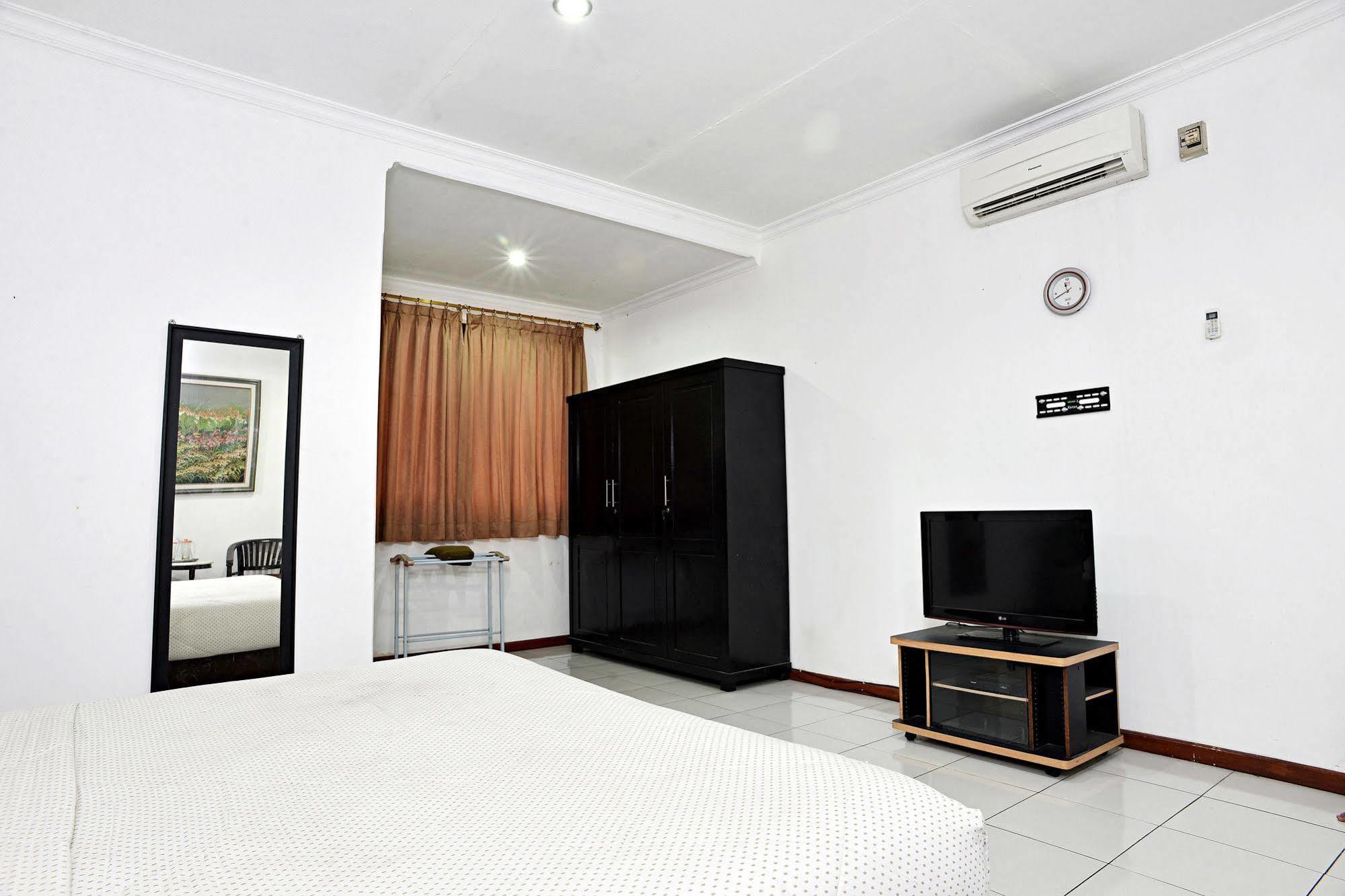 Zen Rooms Villa Duta Bogor Exterior photo