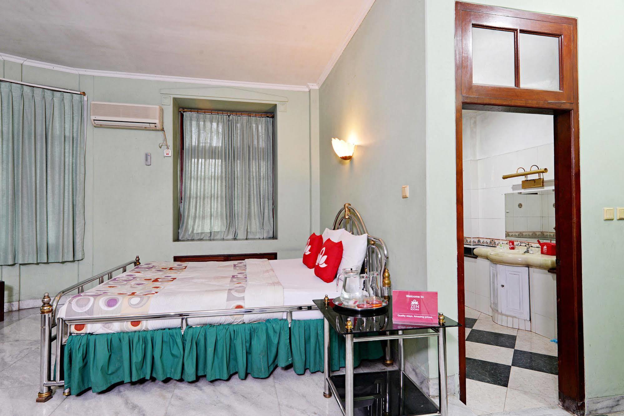 Zen Rooms Villa Duta Bogor Exterior photo